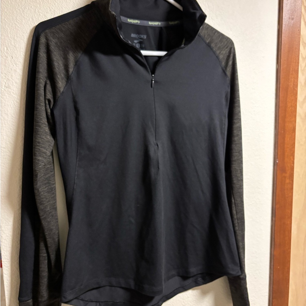 Black and Gray Women's Athletic Top